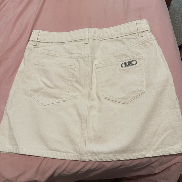 Michael Kors White Mini Skirt - Picture 6 of 7